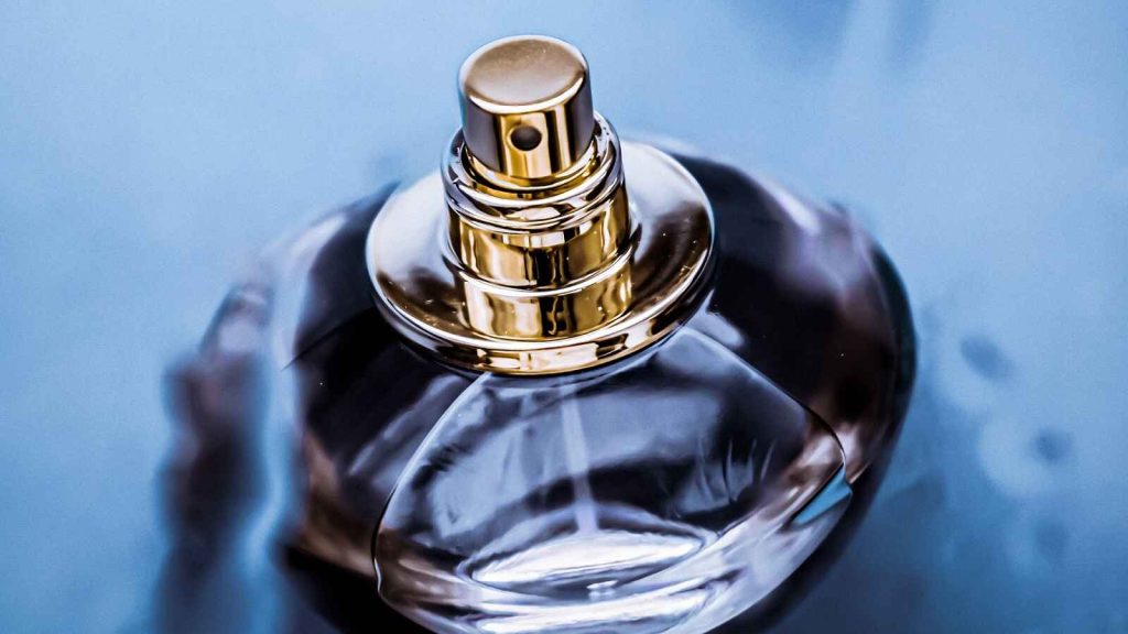 The Allure of Oil-Based Perfume: A Deep Dive into Lasting Fragrance