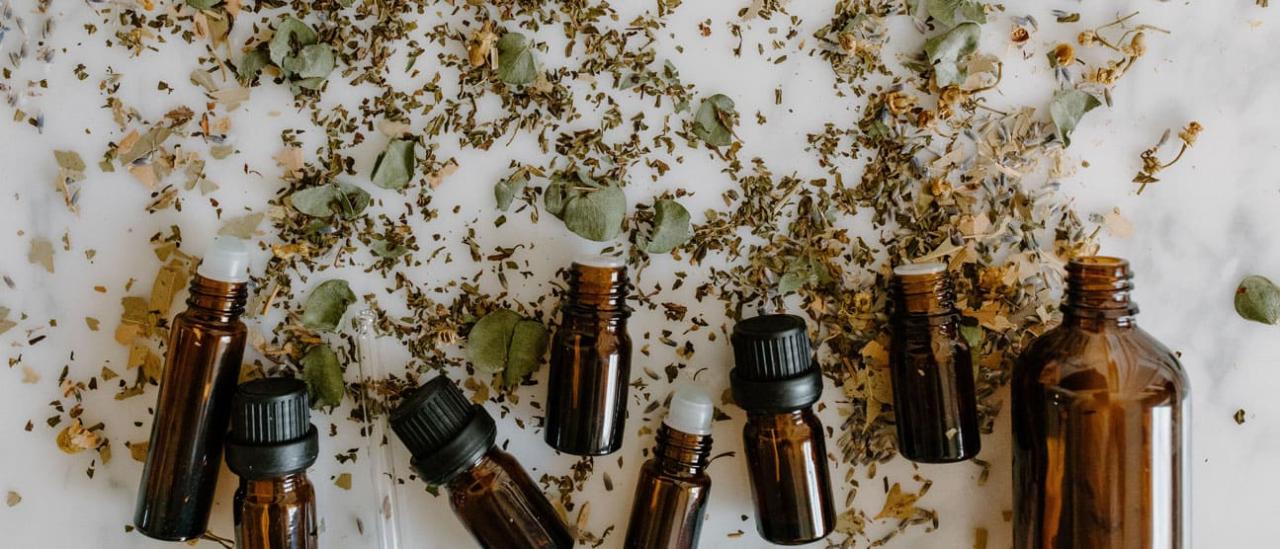 Essential oil bottle Stock Photo - Alamy Essential oil bottle Stock Photo - Alamy