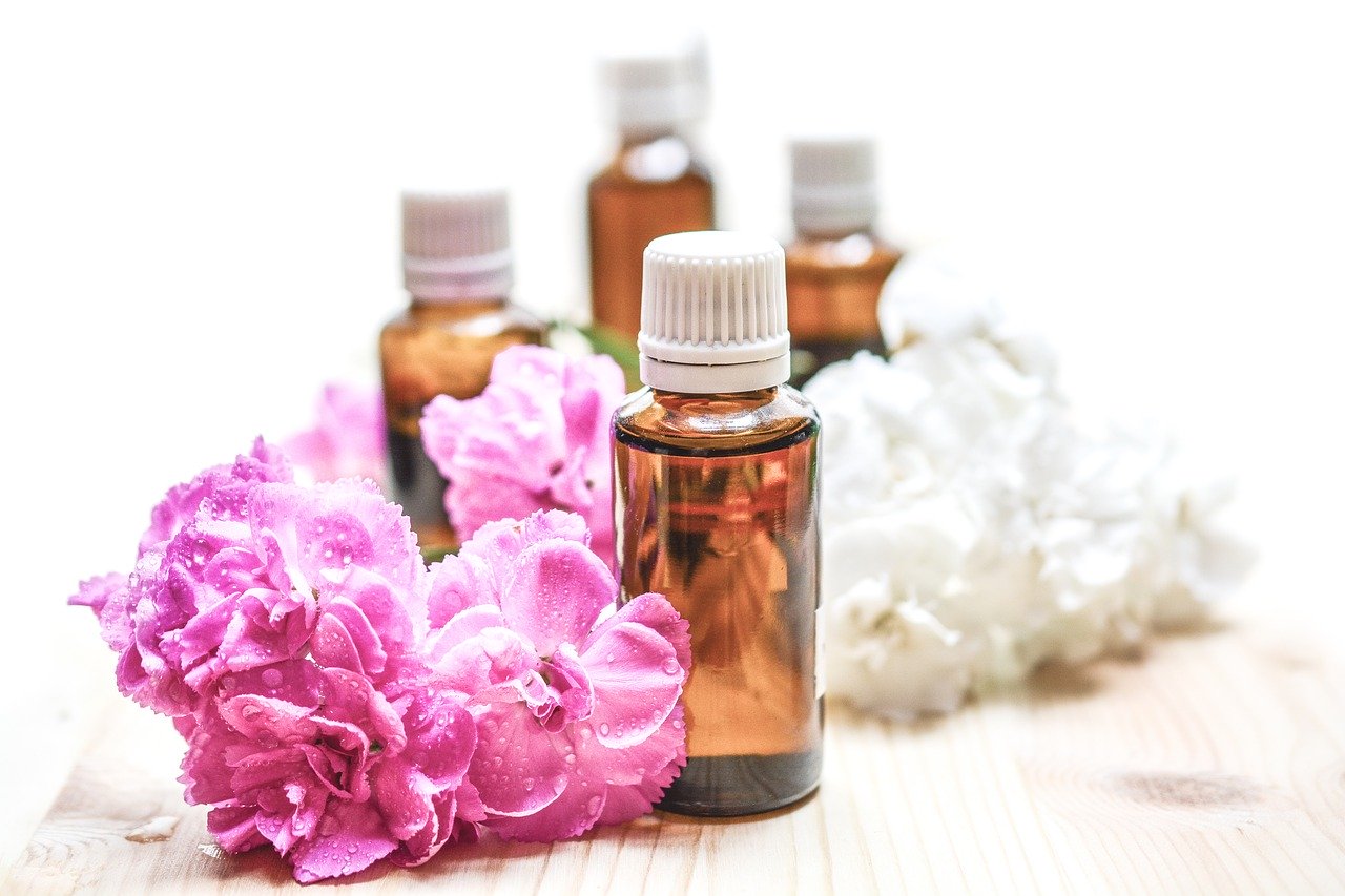 A Naturopathic Doctor’s Top Five Essential Oils for Self-Care, Mental ...
